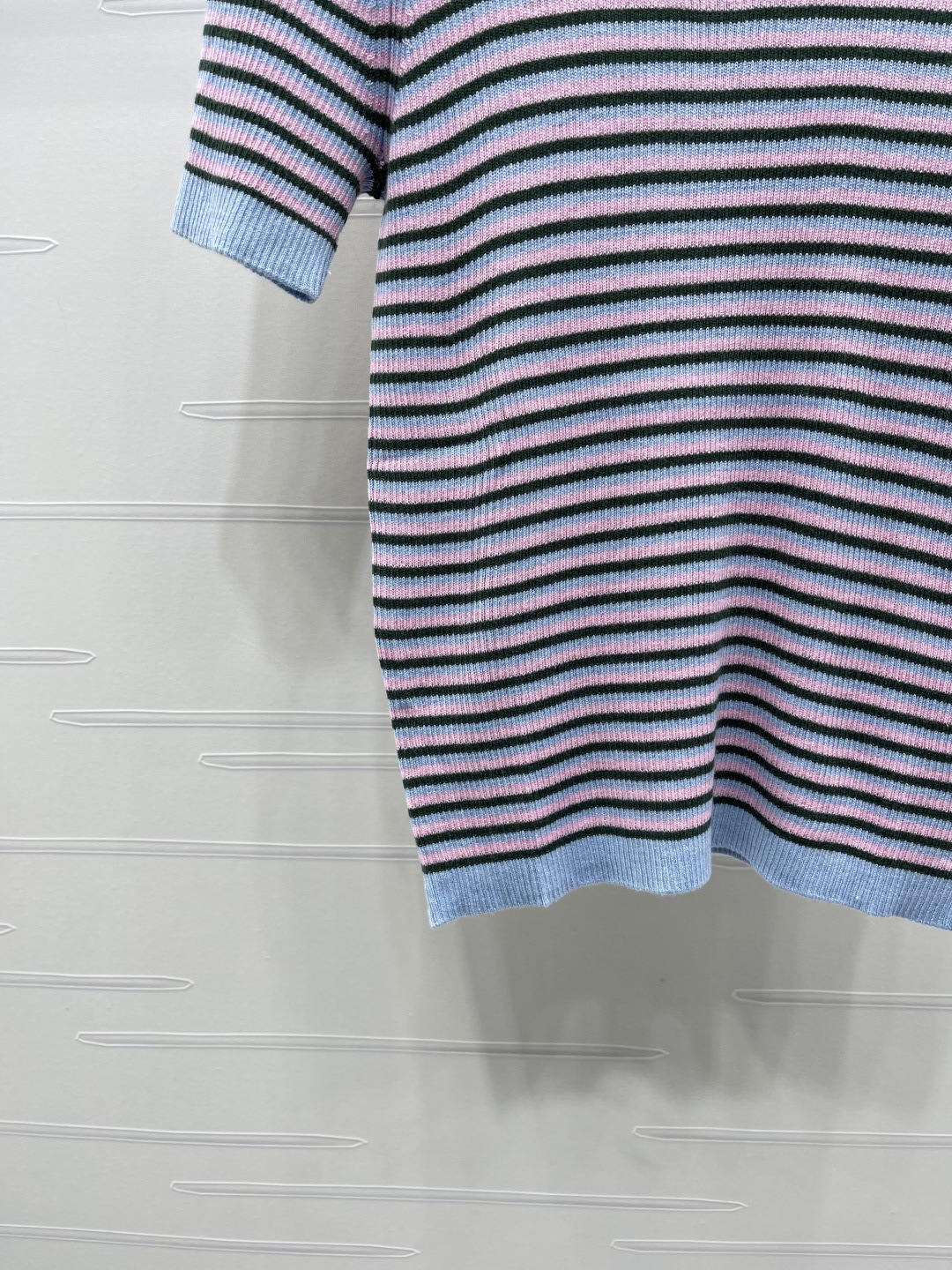 Women's short sleeves